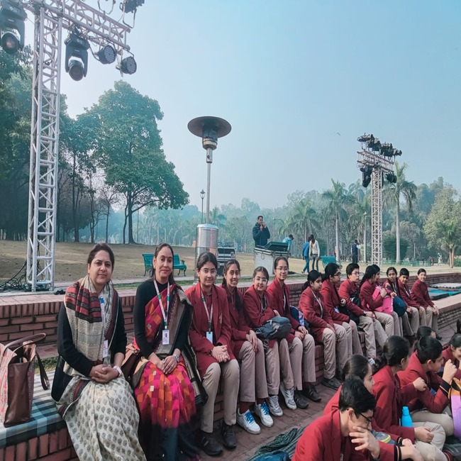Middle School attends the Kathakar International Storytellers Festival 2025